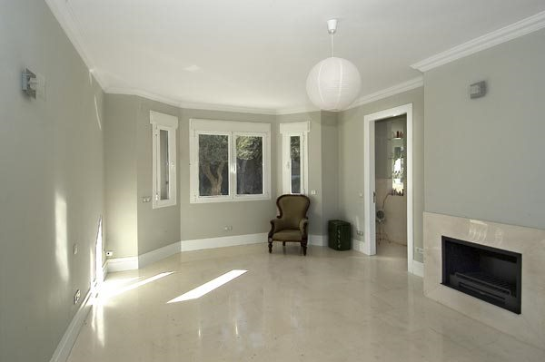 Palancar limestone floor and fire surround resized 600