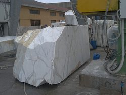 Calacatta Oro Extra Fontanili marble