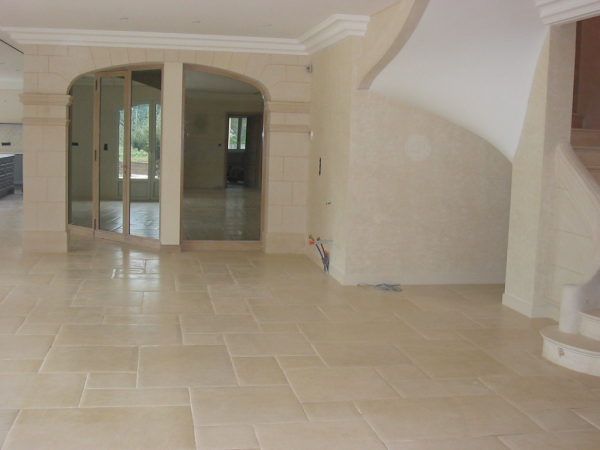 French limestone Roche de Clermont Abbaye hand finished