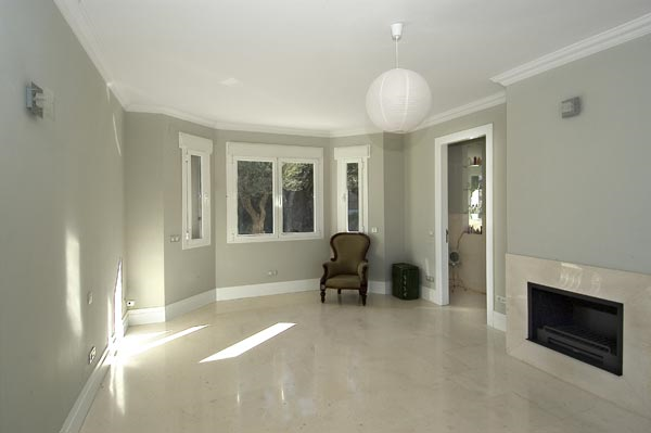 Crema Marfil alternative - Palancar limestone floor and fire surround