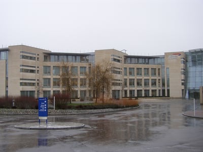 Frost resistant Chamesson B7 French limestone cladding stone on British Airways HQ