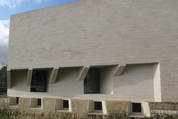 French limestone Magny Le Louvre for facade cladding at the Mudam Museum Luxembourg