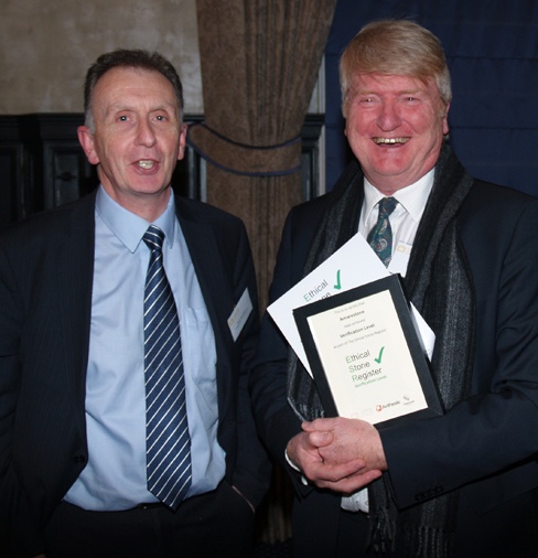 Steve Turner collecting the certificate for Ethical Stone Register from David Richardson of Diagenesis Consulting.