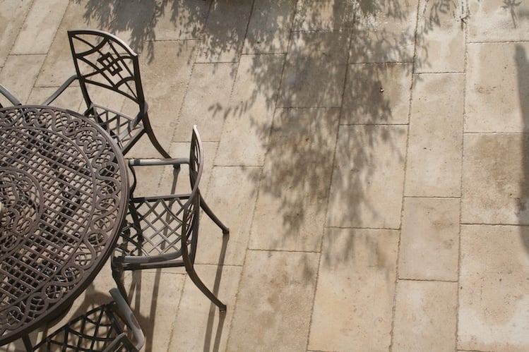 ampilly-hammered-brushed-patio-french-limestone-for-outside.jpg